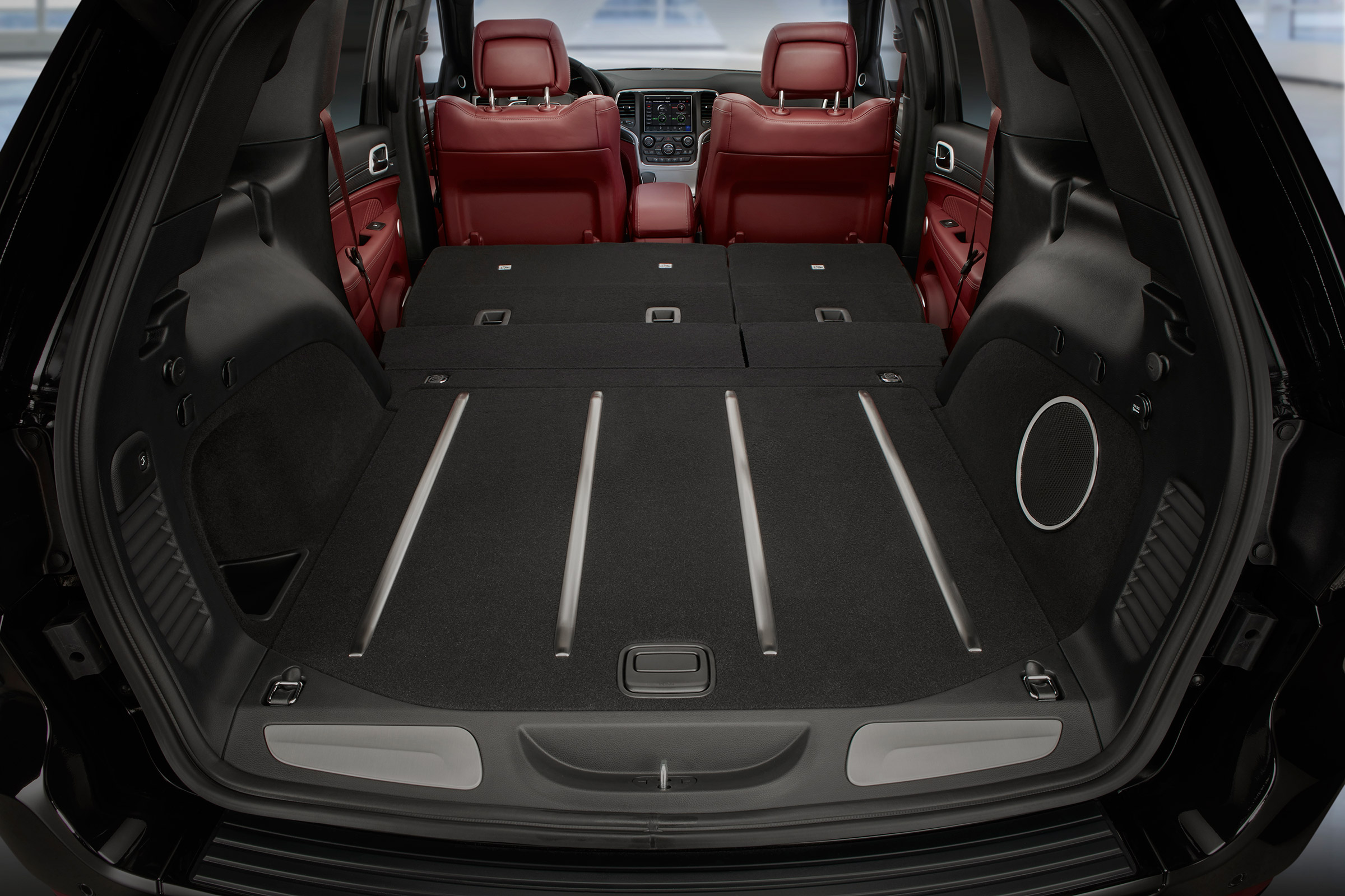 Jeep Grand Cherokee Trackhawk - boot seats down