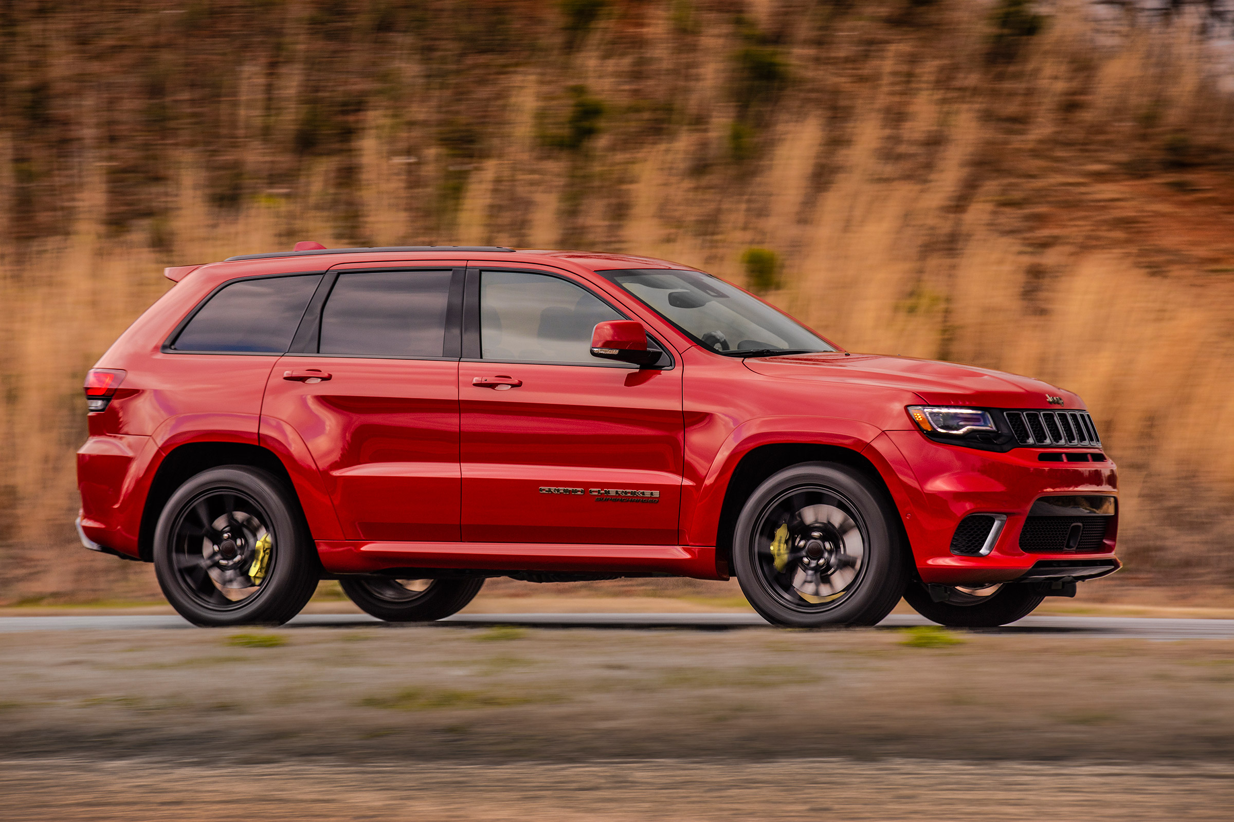 Jeep Grand Cherokee Trackhawk - side action