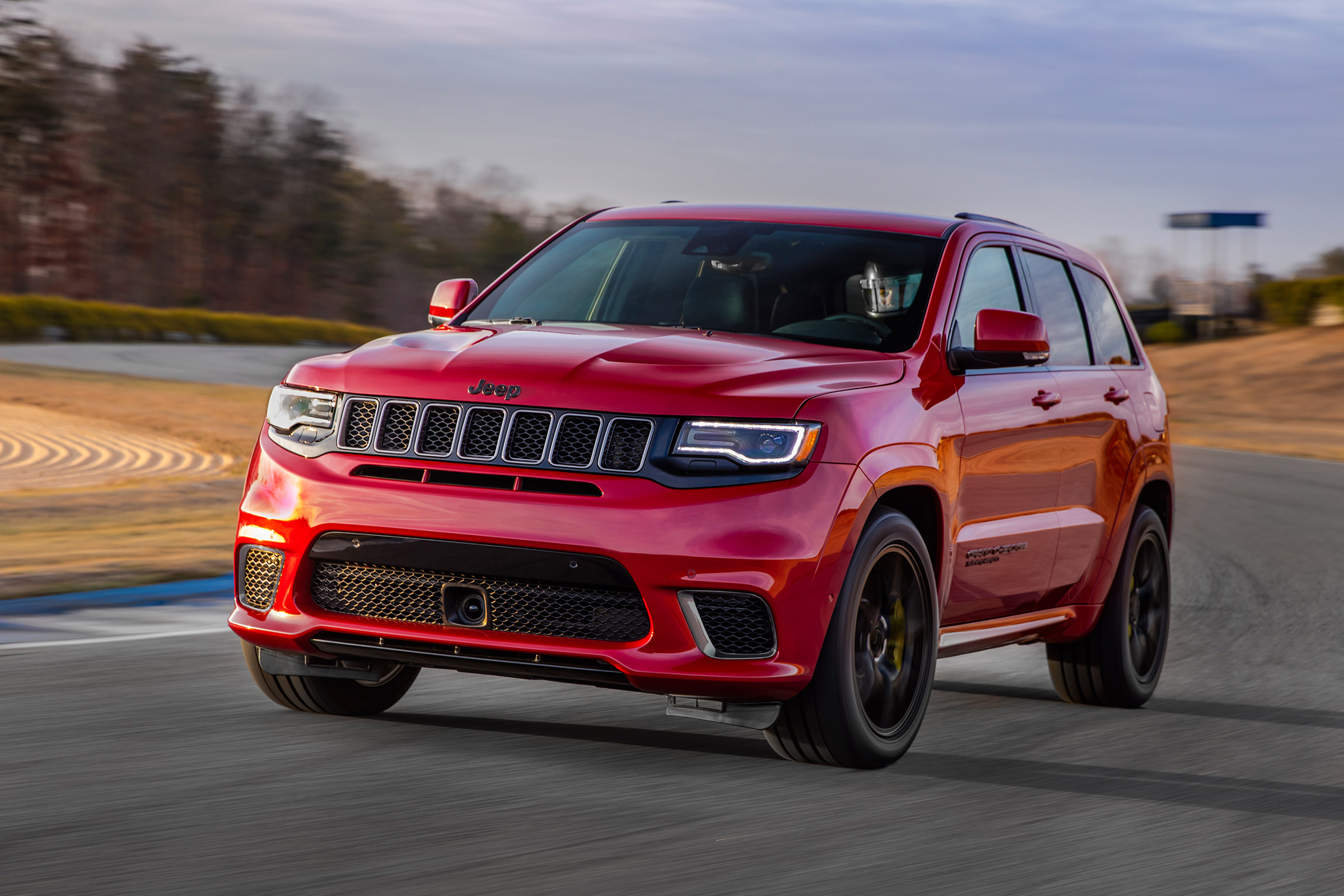 Jeep Grand Cherokee Trackhawk - front action