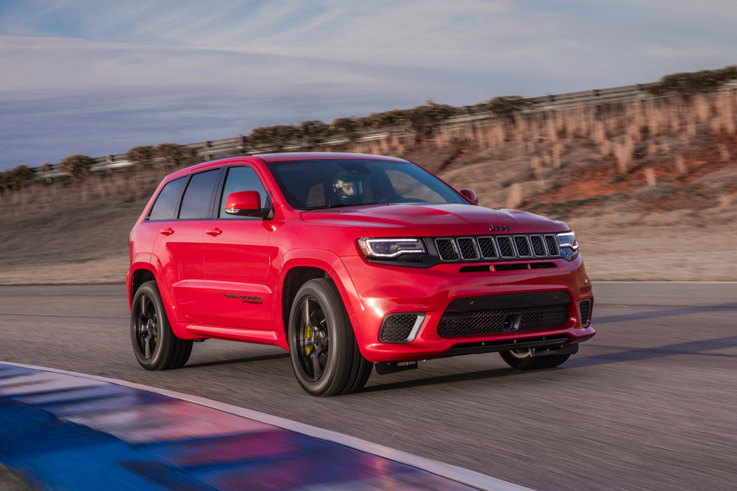 Jeep Grand Cherokee Trackhawk - front tracking