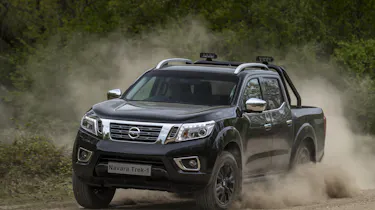 Nissan Navara Trek -1 front quarter