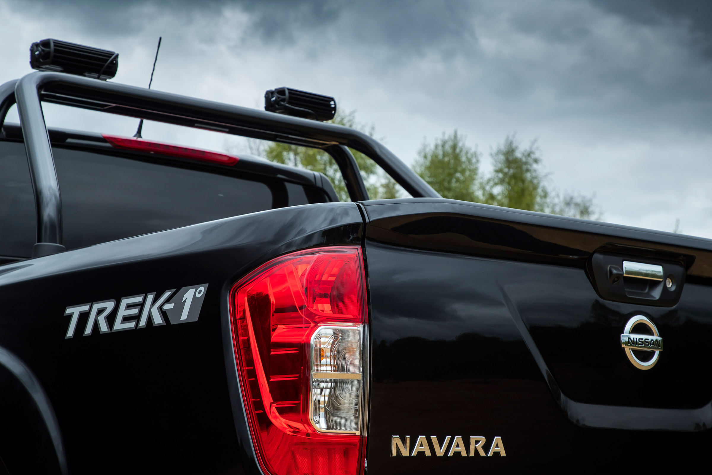 Nissan Navara Trek -1 rear detail