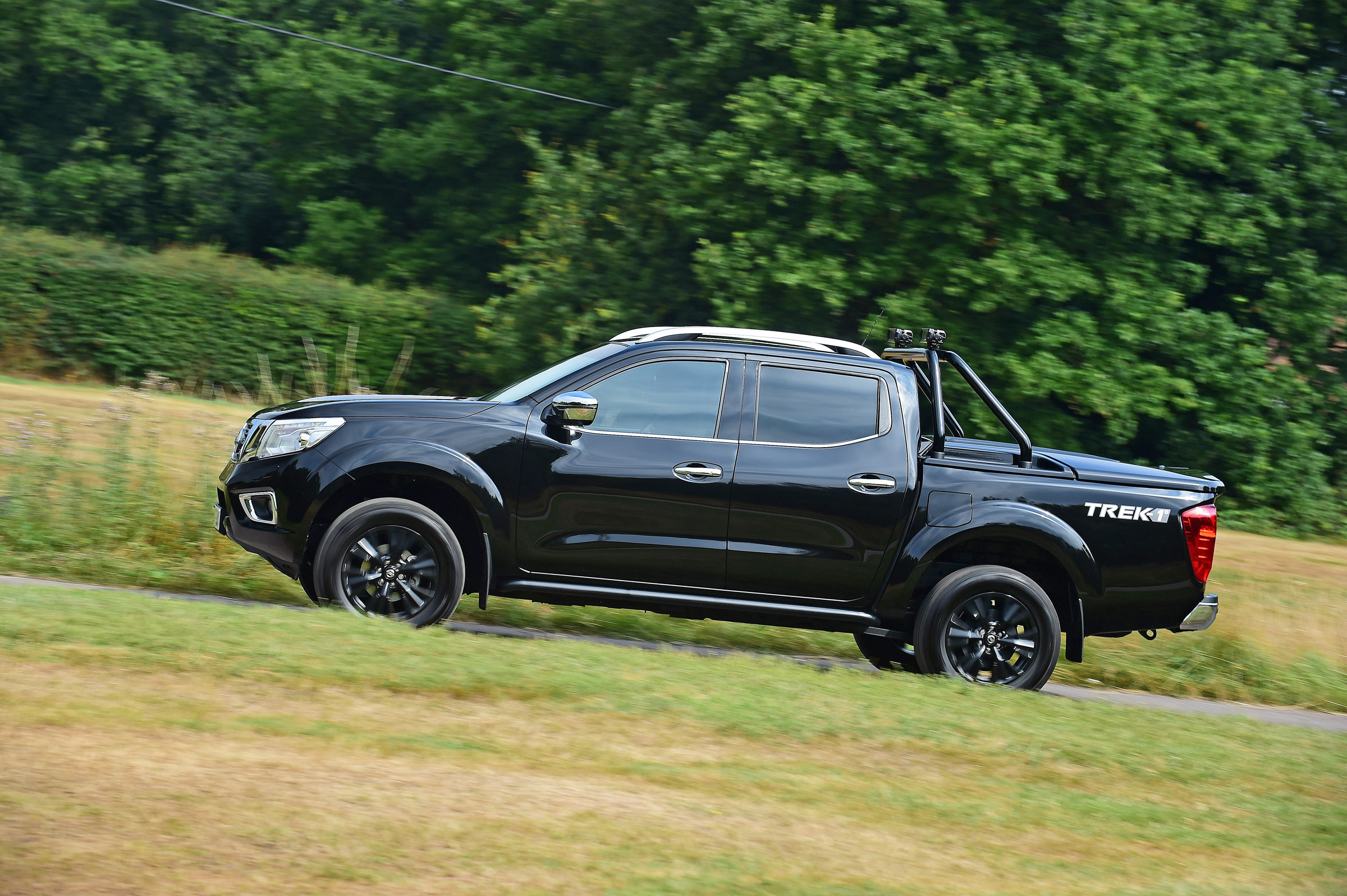 Nissan Navara Trek-1° 2017 side
