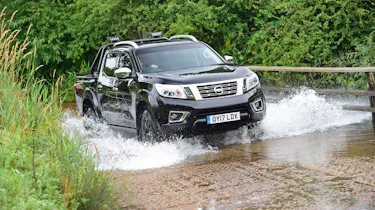 Nissan Navara Trek-1° 2017 review