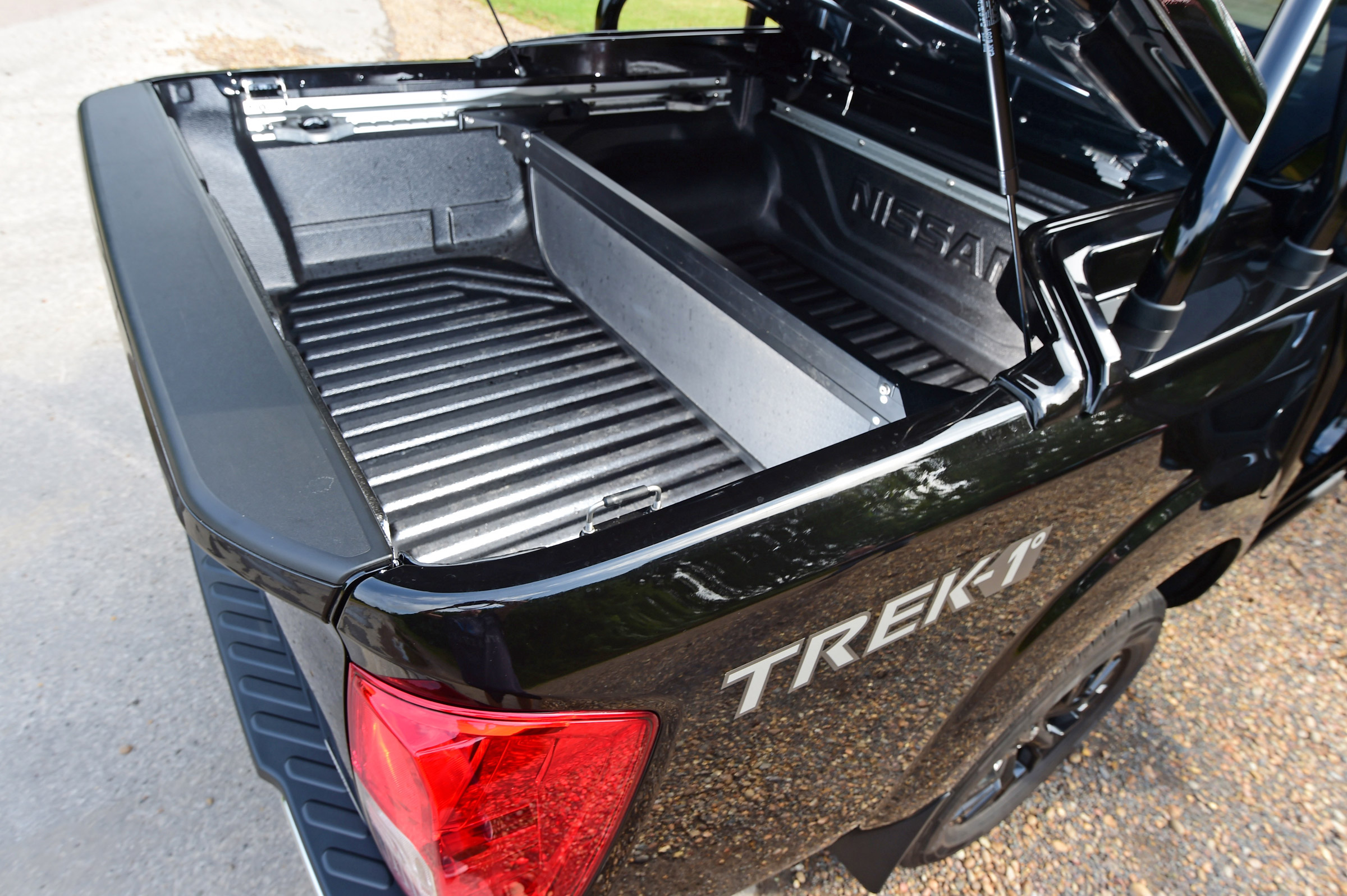 Nissan Navara Trek-1° 2017 load bay