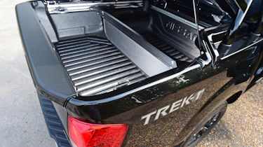 Nissan Navara Trek-1° 2017 load bay