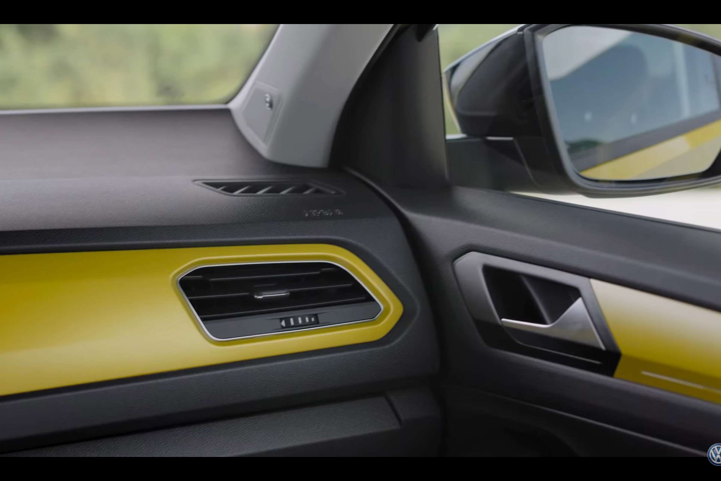Volkswagen T-Roc teaser video interior