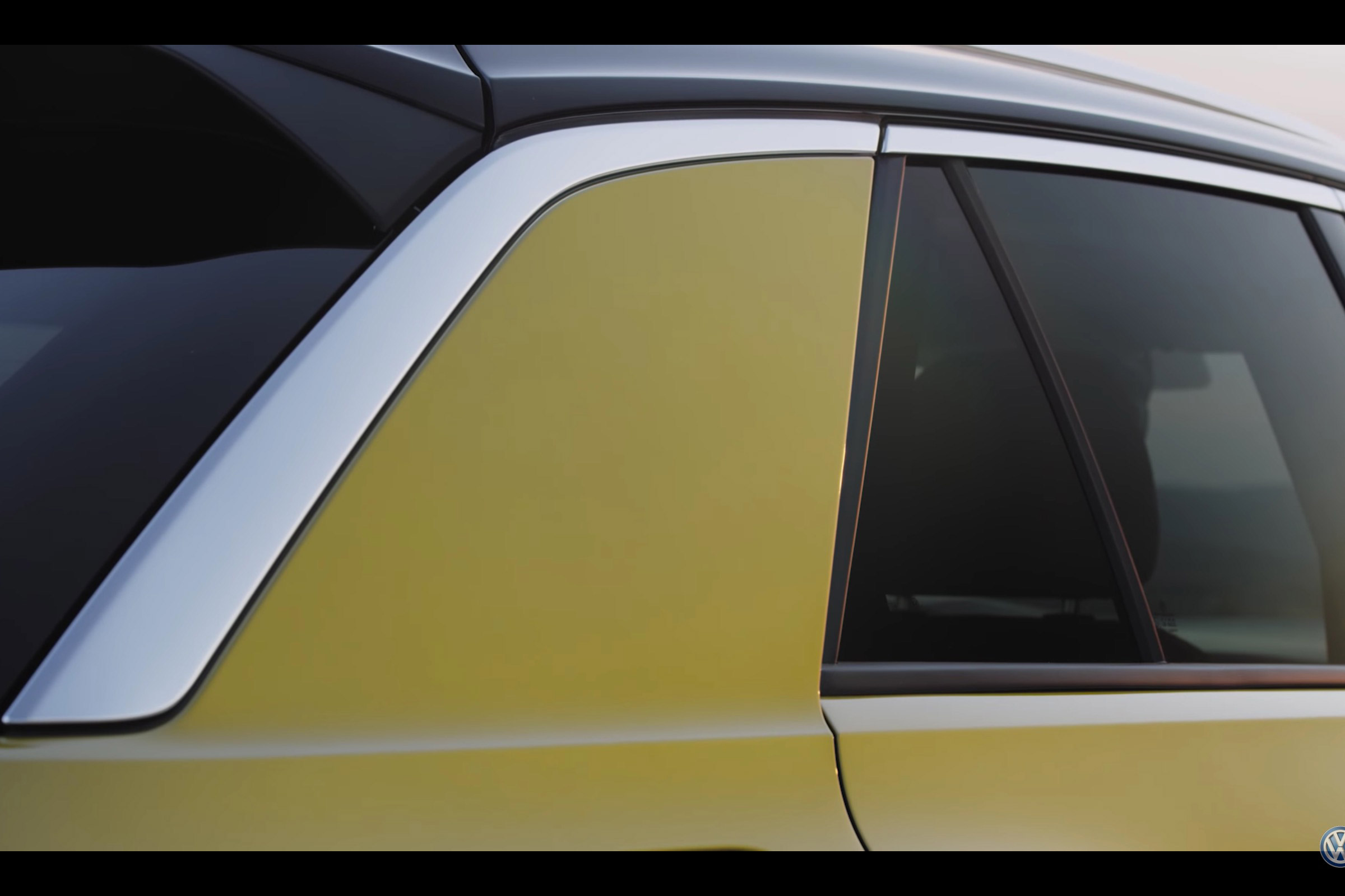 Volkswagen T-Roc teaser C-pillar
