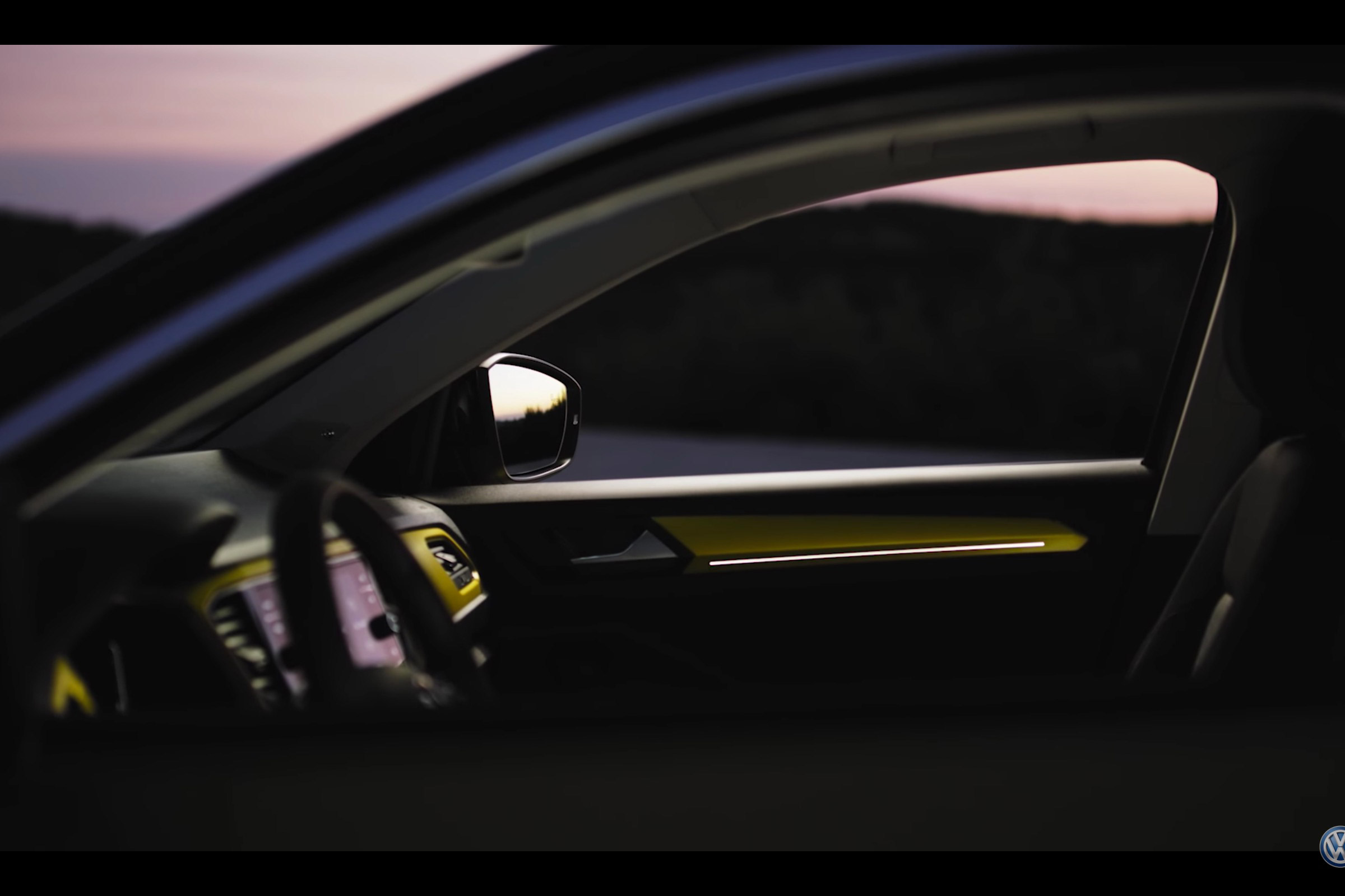 Volkswagen T-Roc teaser interior