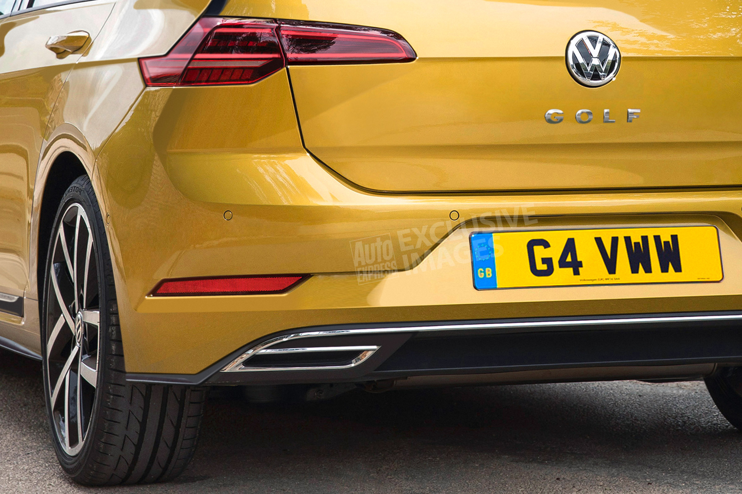 Volkswagen Golf Mk8 - rear detail (exclusive image)
