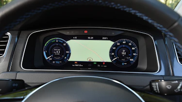 Long-term test - VW e-golf - dials
