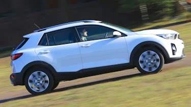 New Kia Stonic - side