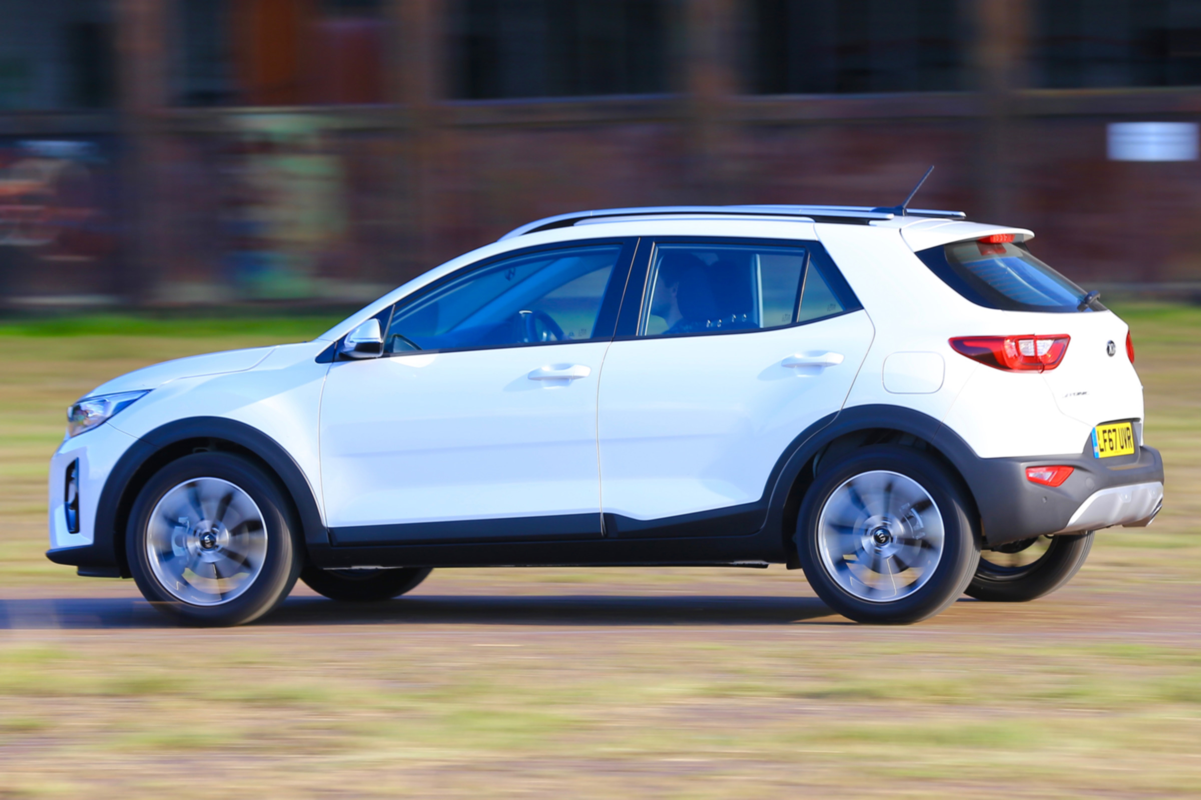 New Kia Stonic - profile