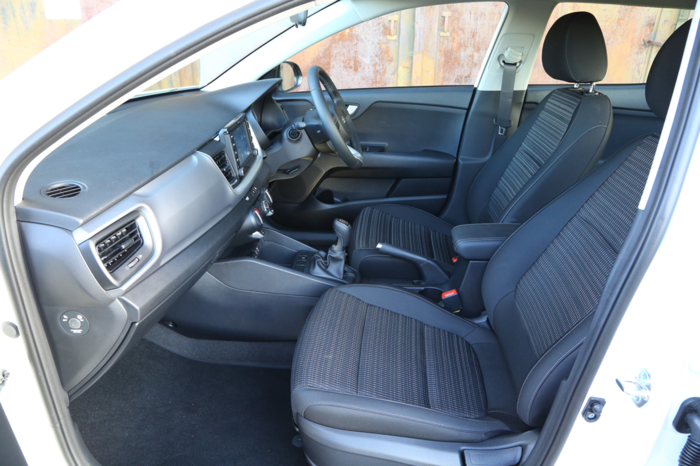 New Kia Stonic - interior front