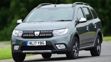 Triple test - Logan MCV Stepway - front action