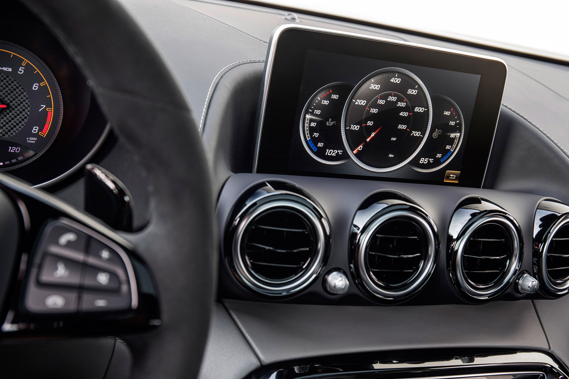 Mercedes-AMG GT C - screen