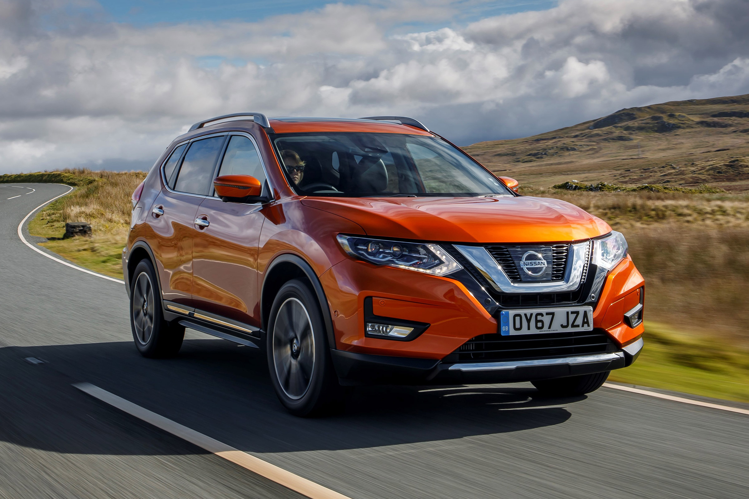 Nissan X-Trail - front