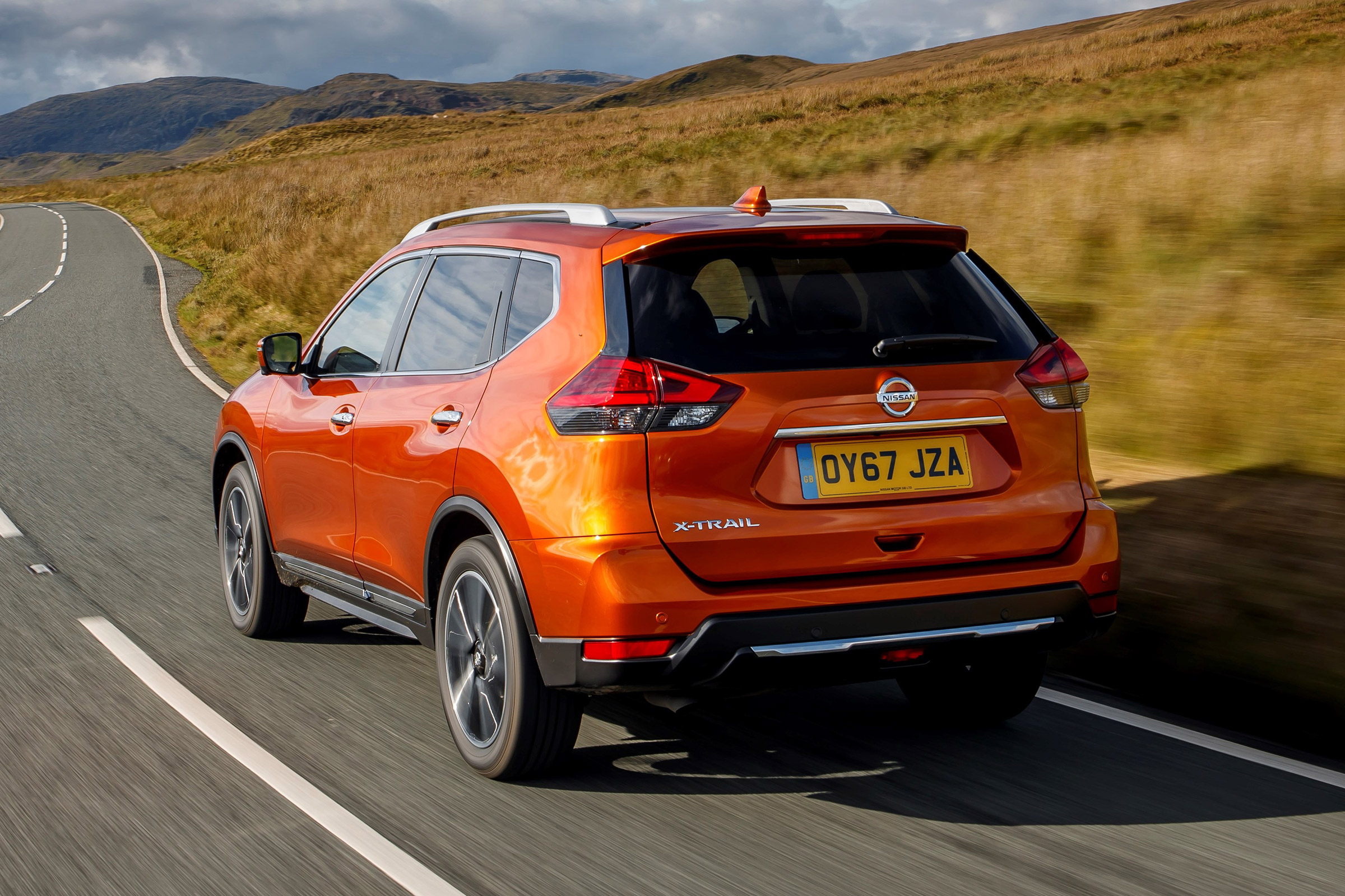 Nissan X-Trail - rear