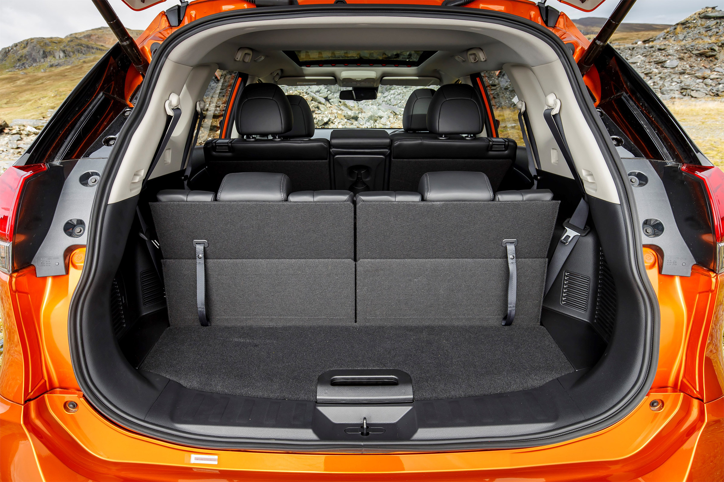 Nissan X-Trail - boot