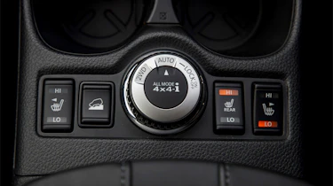 Nissan X-Trail - centre console