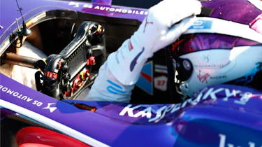What is Formula E - steering wheel