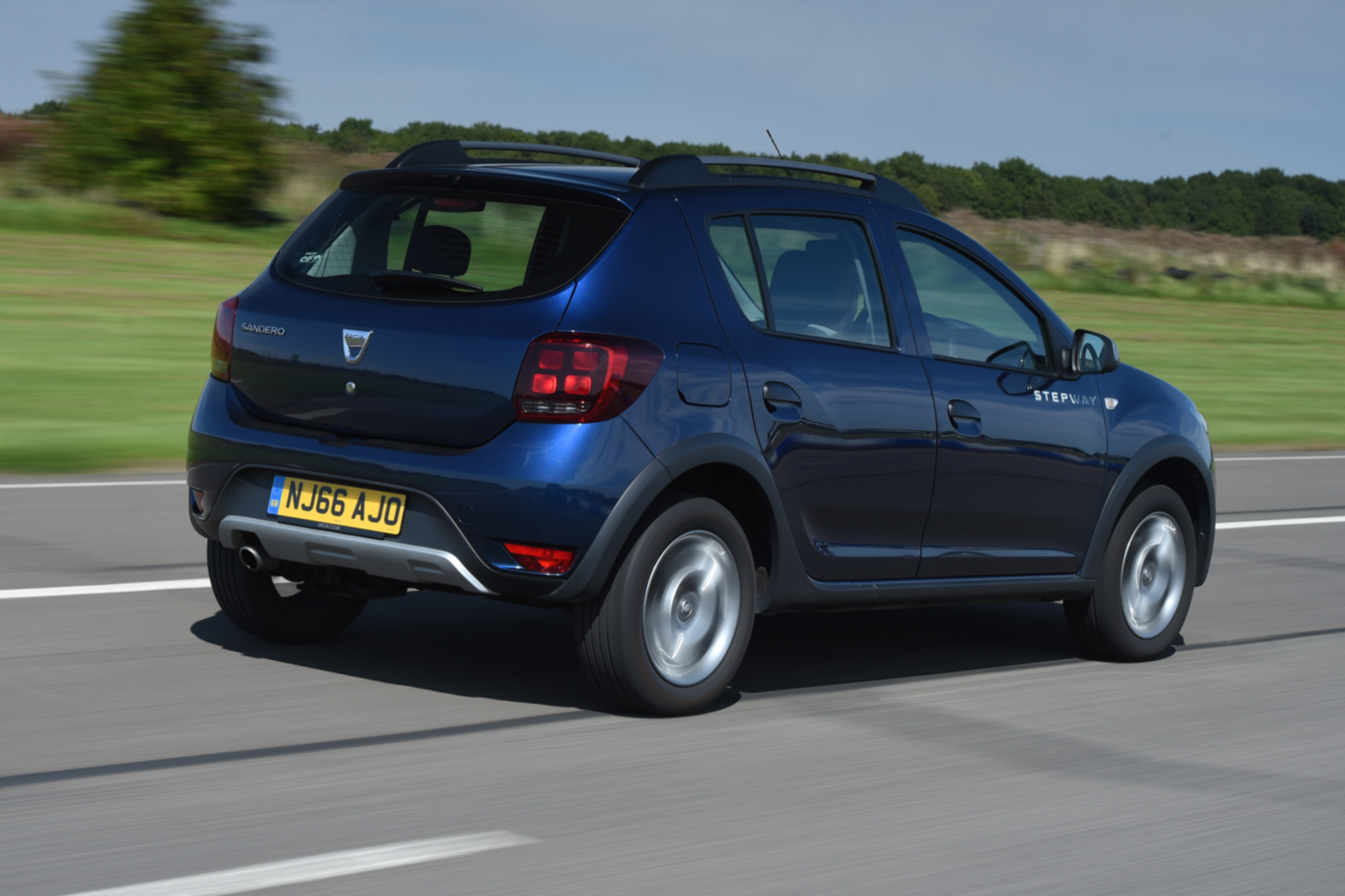 Dacia Sandero Stepway - dynamic rear
