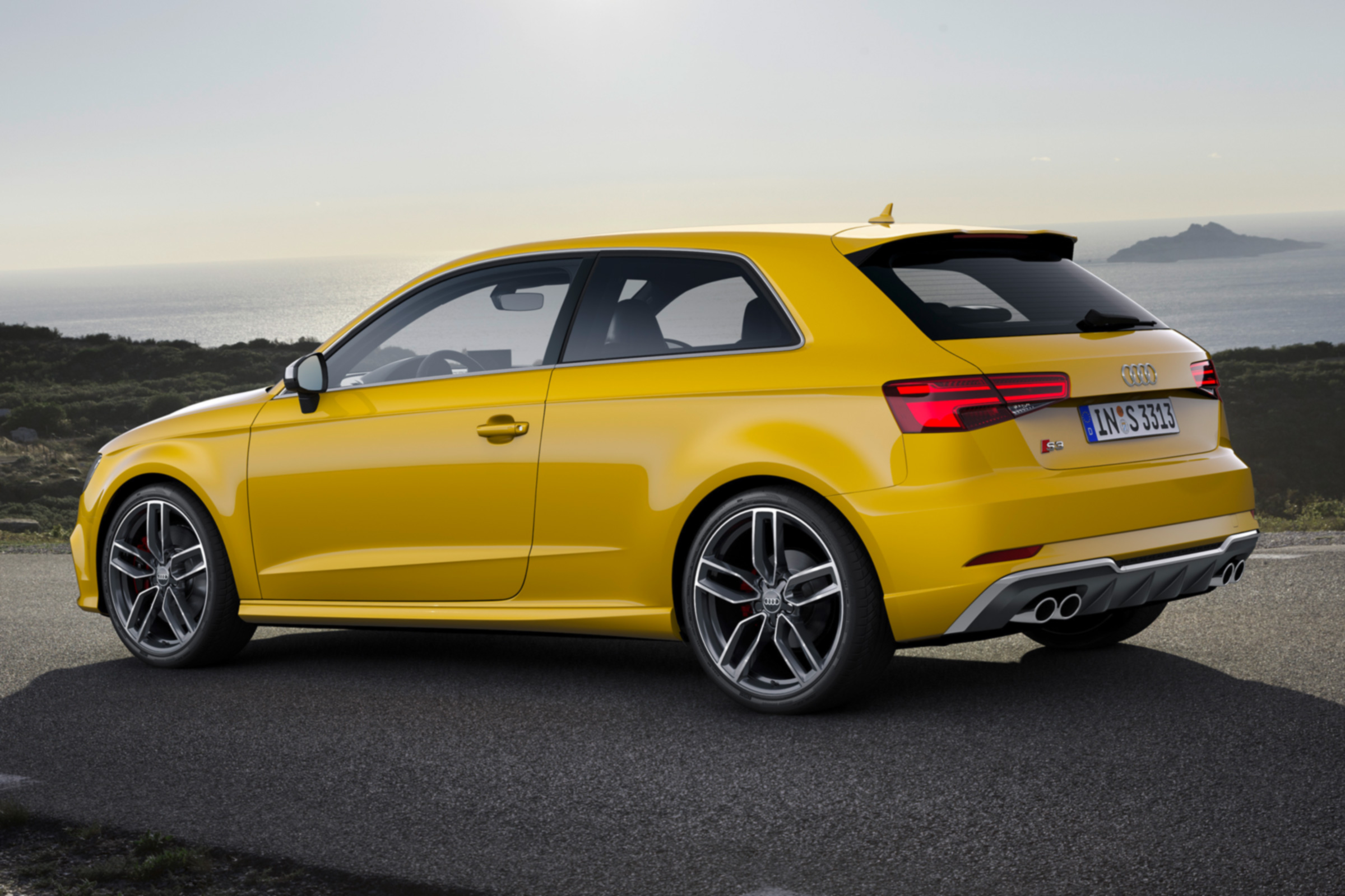 Audi S3 hatch 2017 - side profile