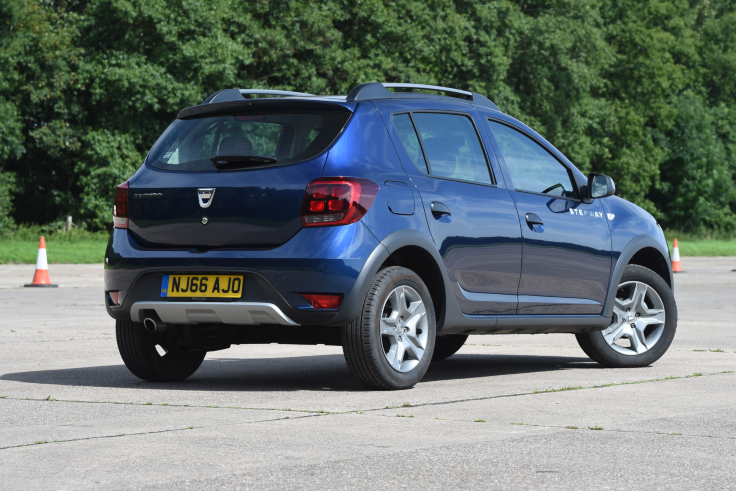Dacia Sandero Stepway -  parked rear