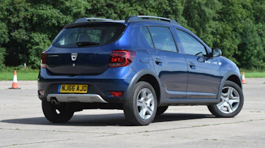 Dacia Sandero Stepway - parked rear