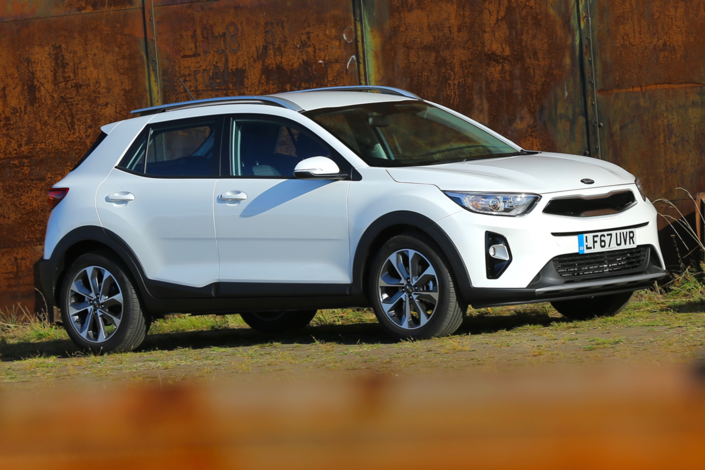 New Kia Stonic - side static