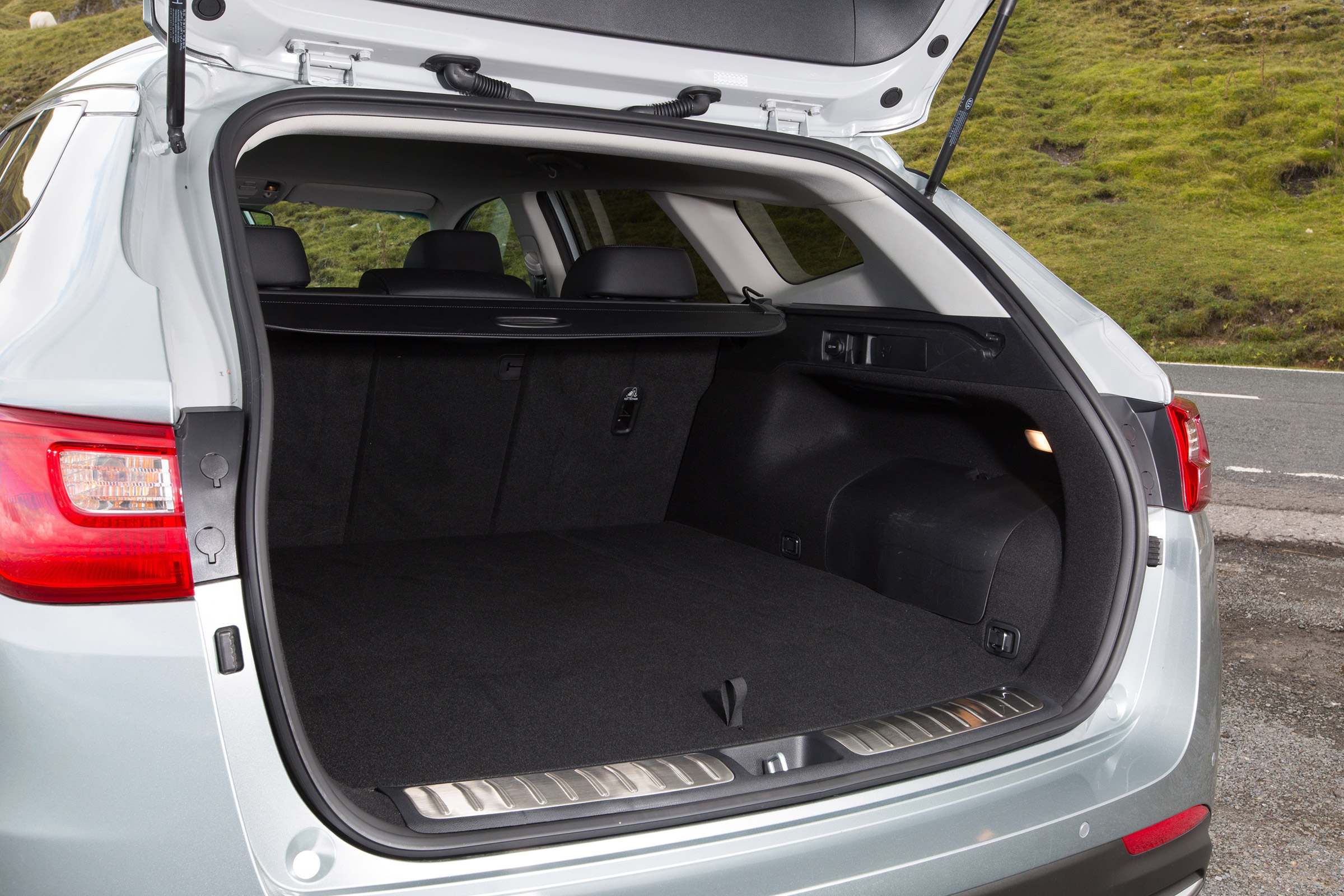 Kia Optima Sportswagon PHEV - boot