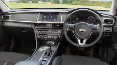 Kia Optima Sportswagon PHEV - dash