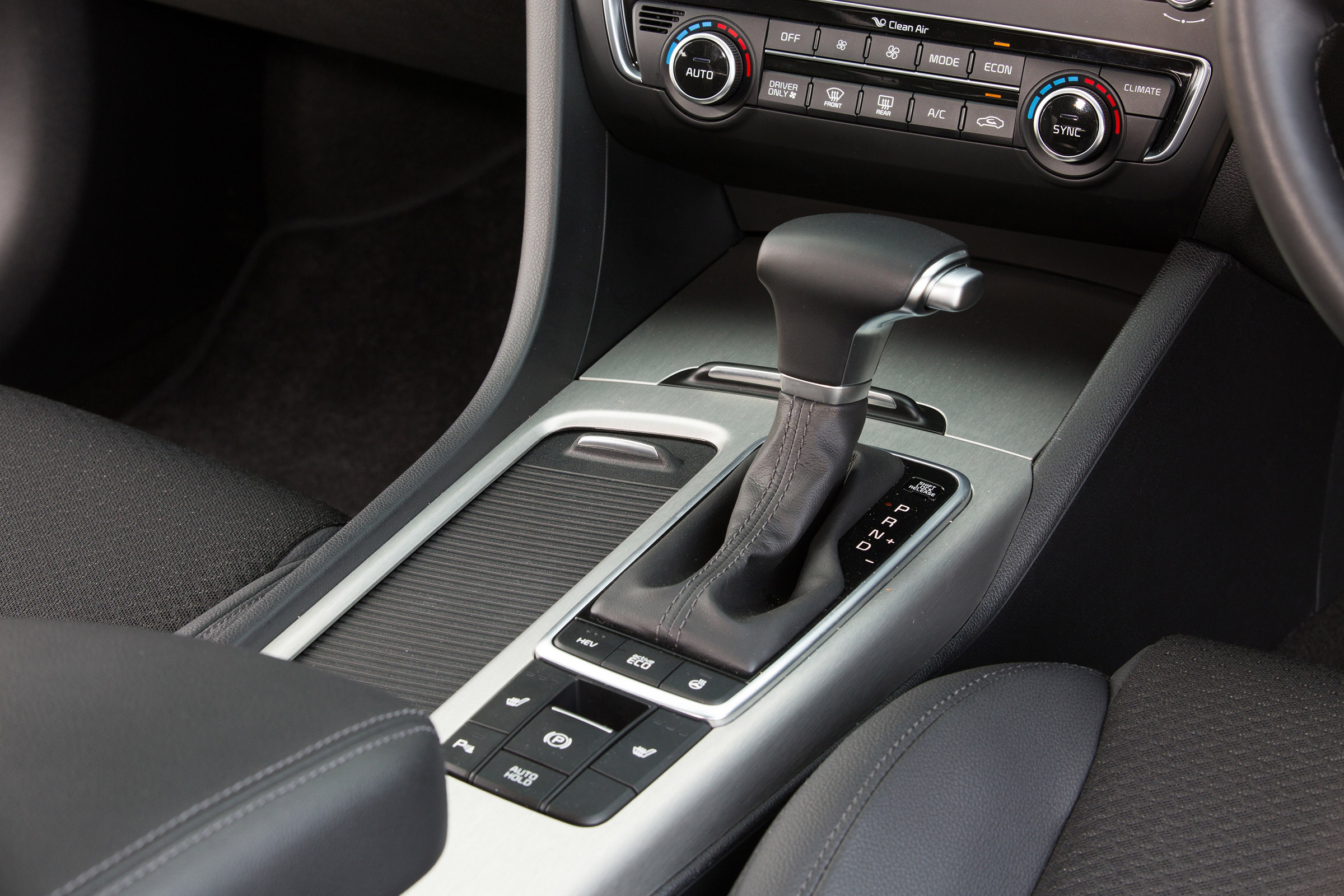 Kia Optima Sportswagon PHEV - transmission