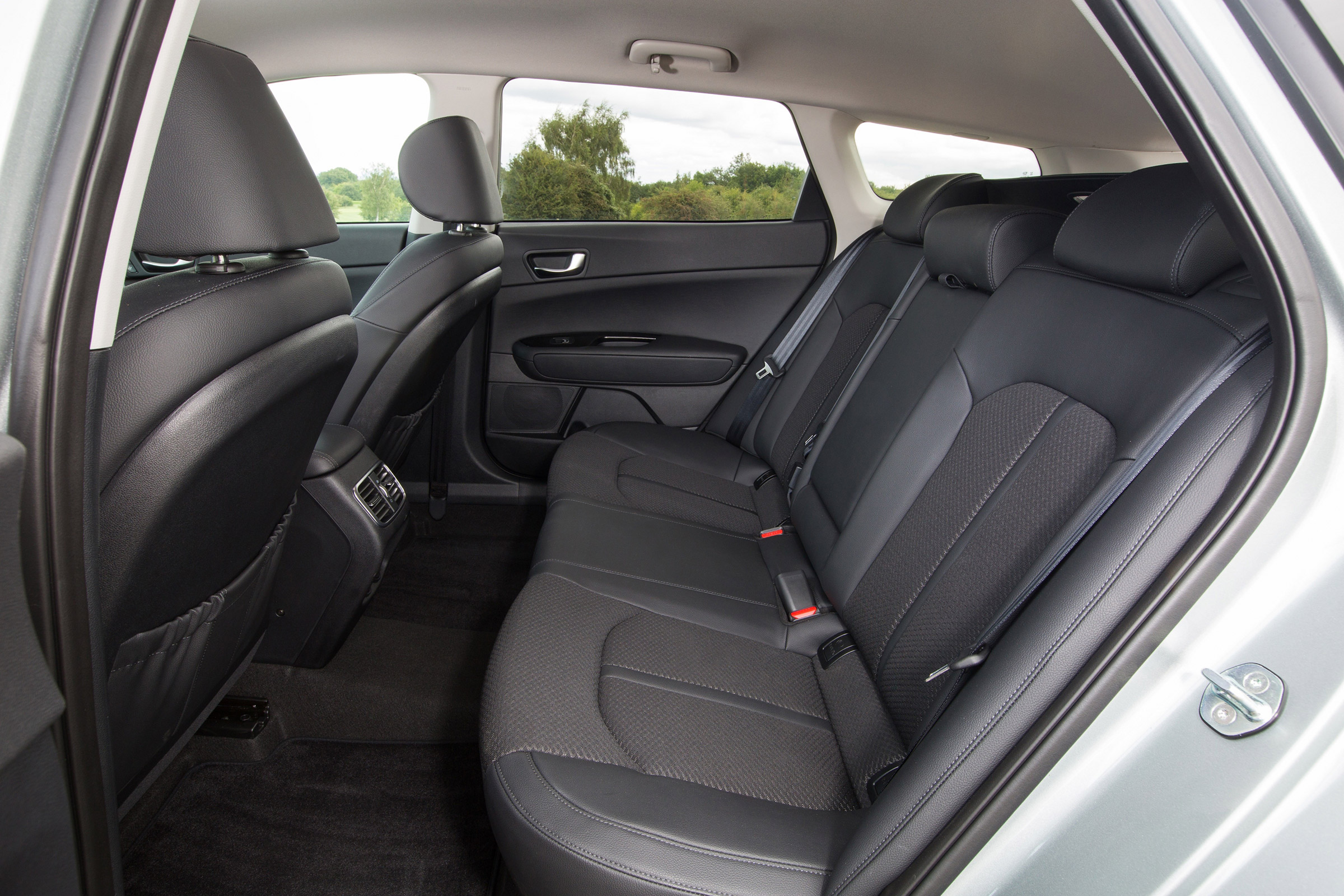 Kia Optima Sportswagon PHEV - rear seats