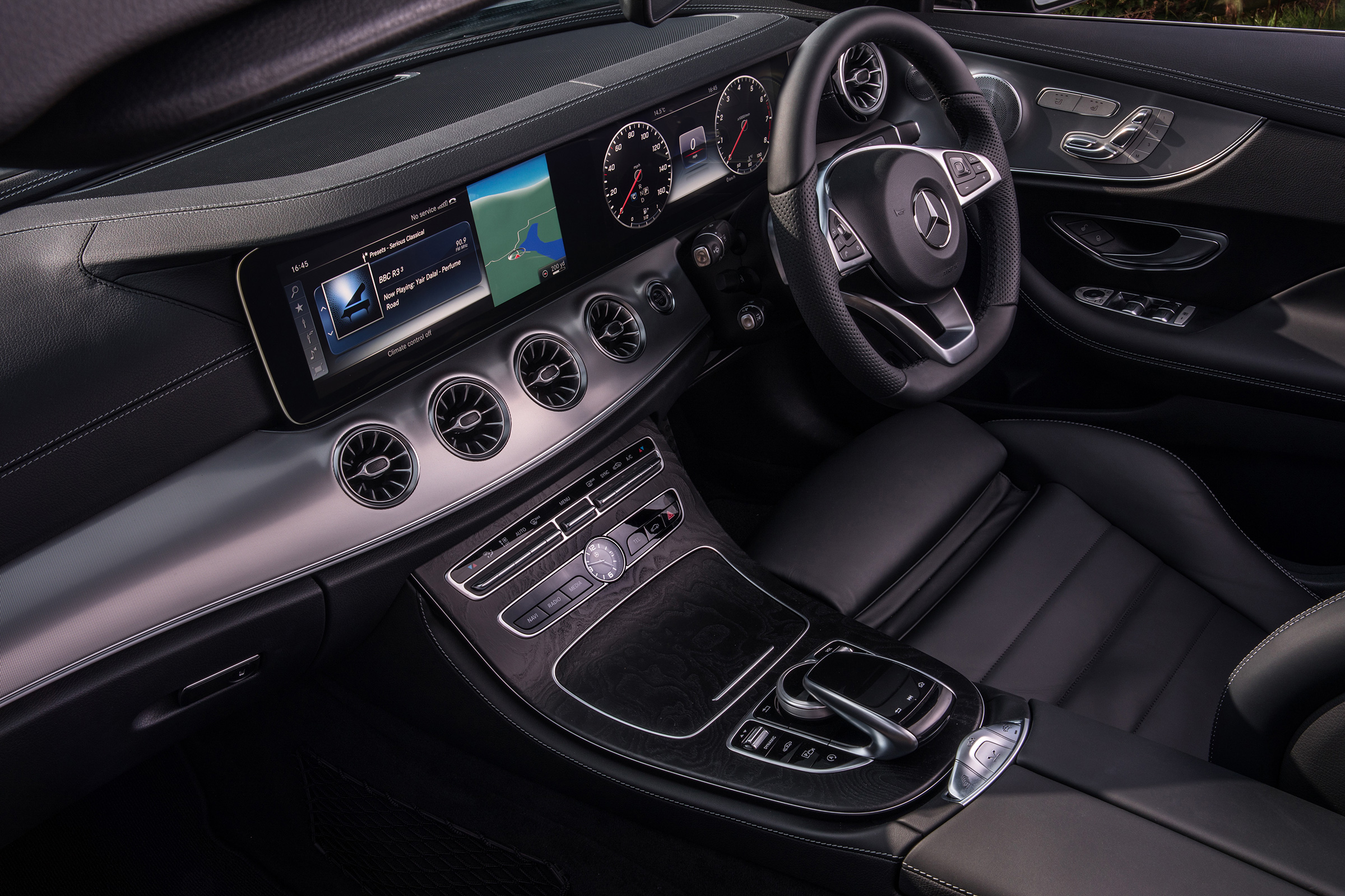 Mercedes E-Class Cabriolet - front seats