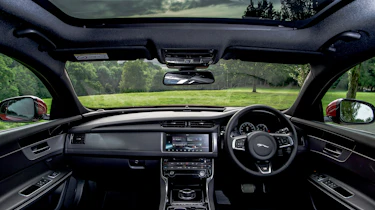 Jaguar XF Sportbrake - interior