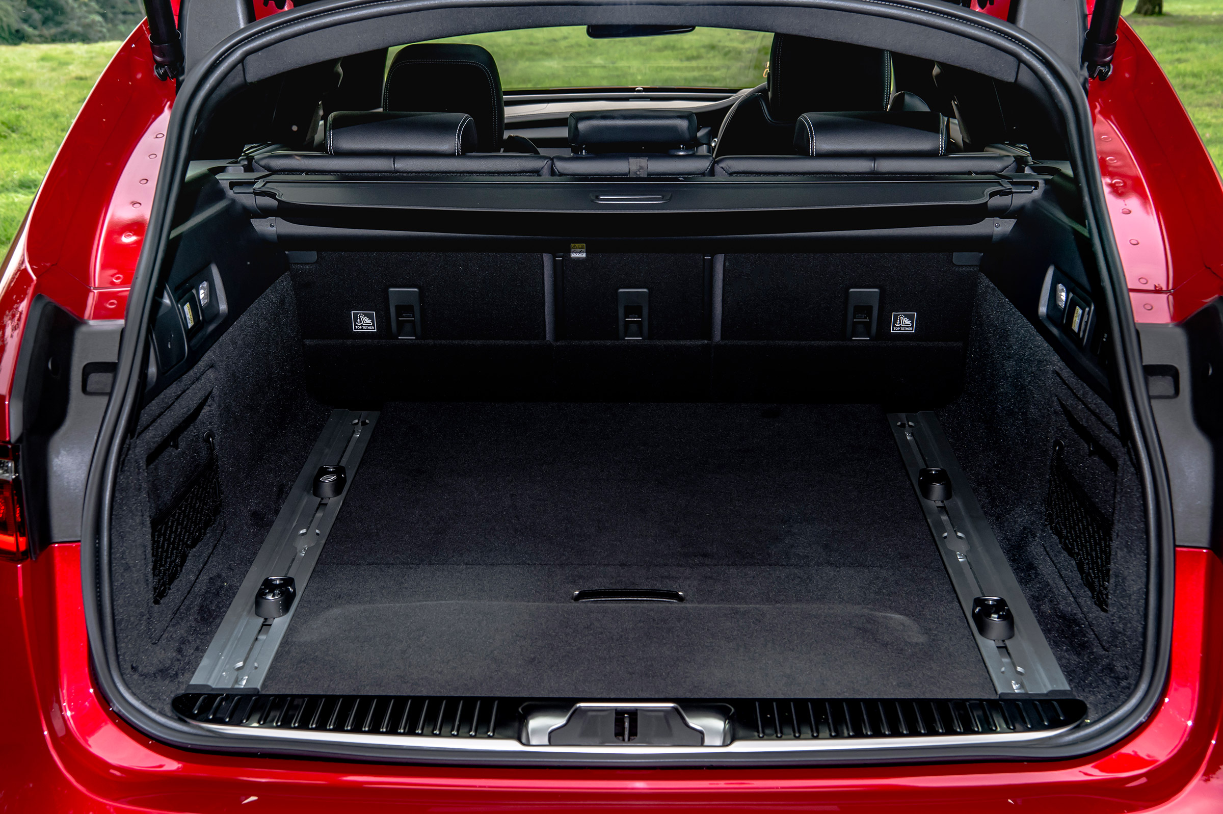 Jaguar XF Sportbrake - boot