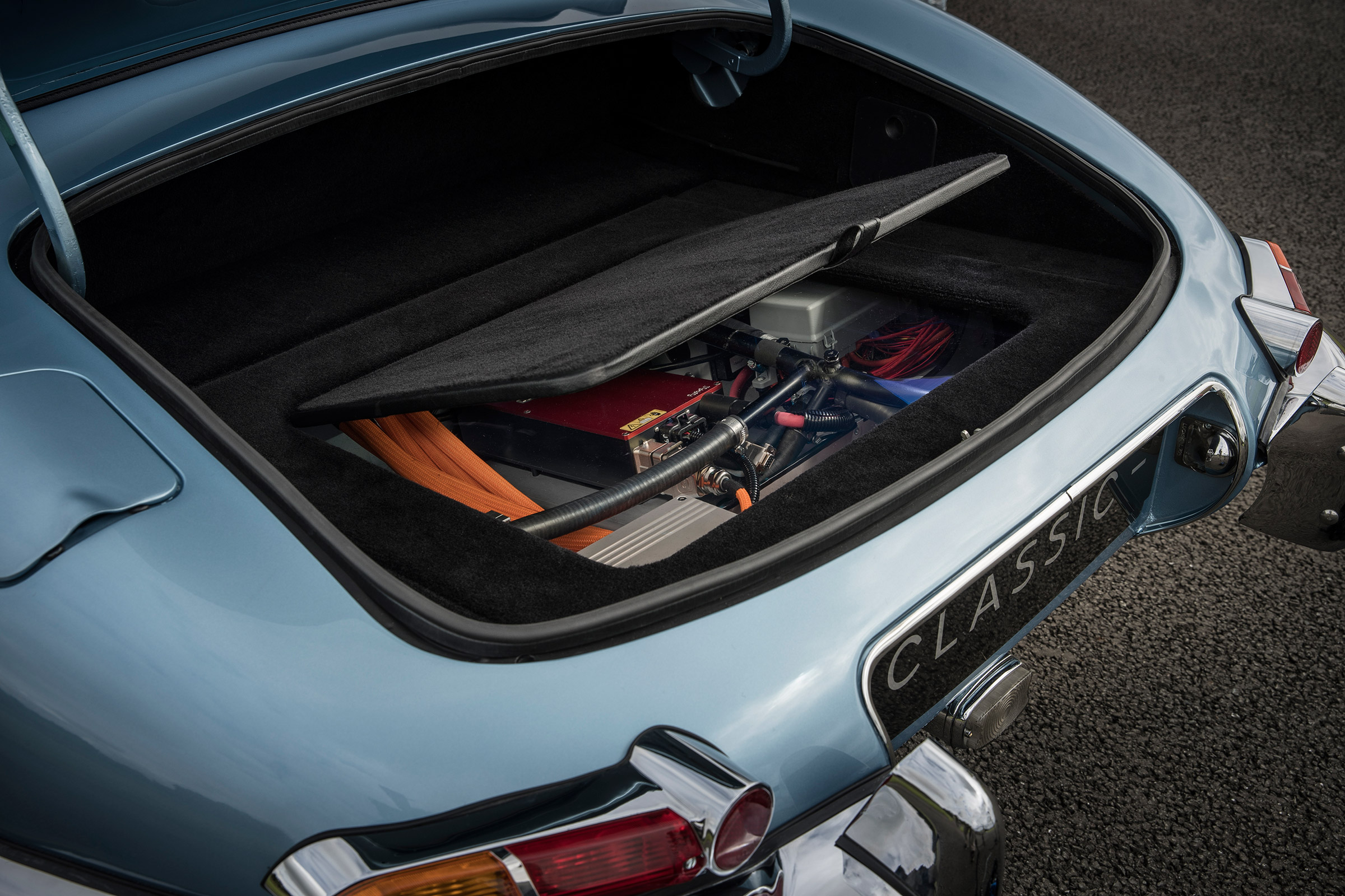 Jaguar E-Type Zero - boot