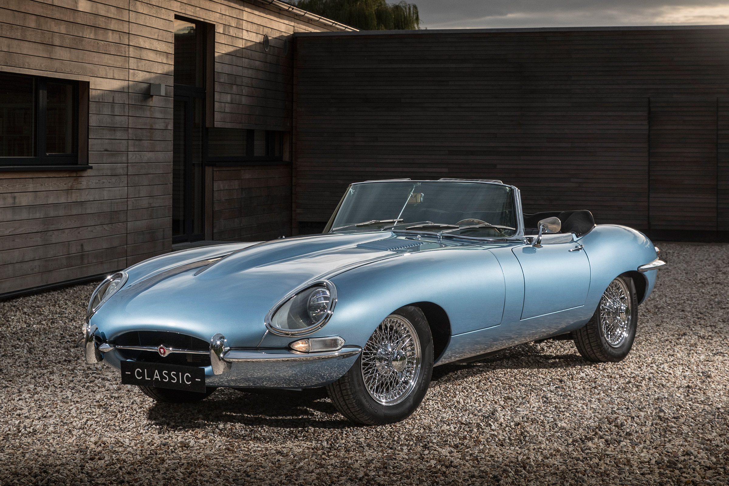 Jaguar E-Type Zero - front night