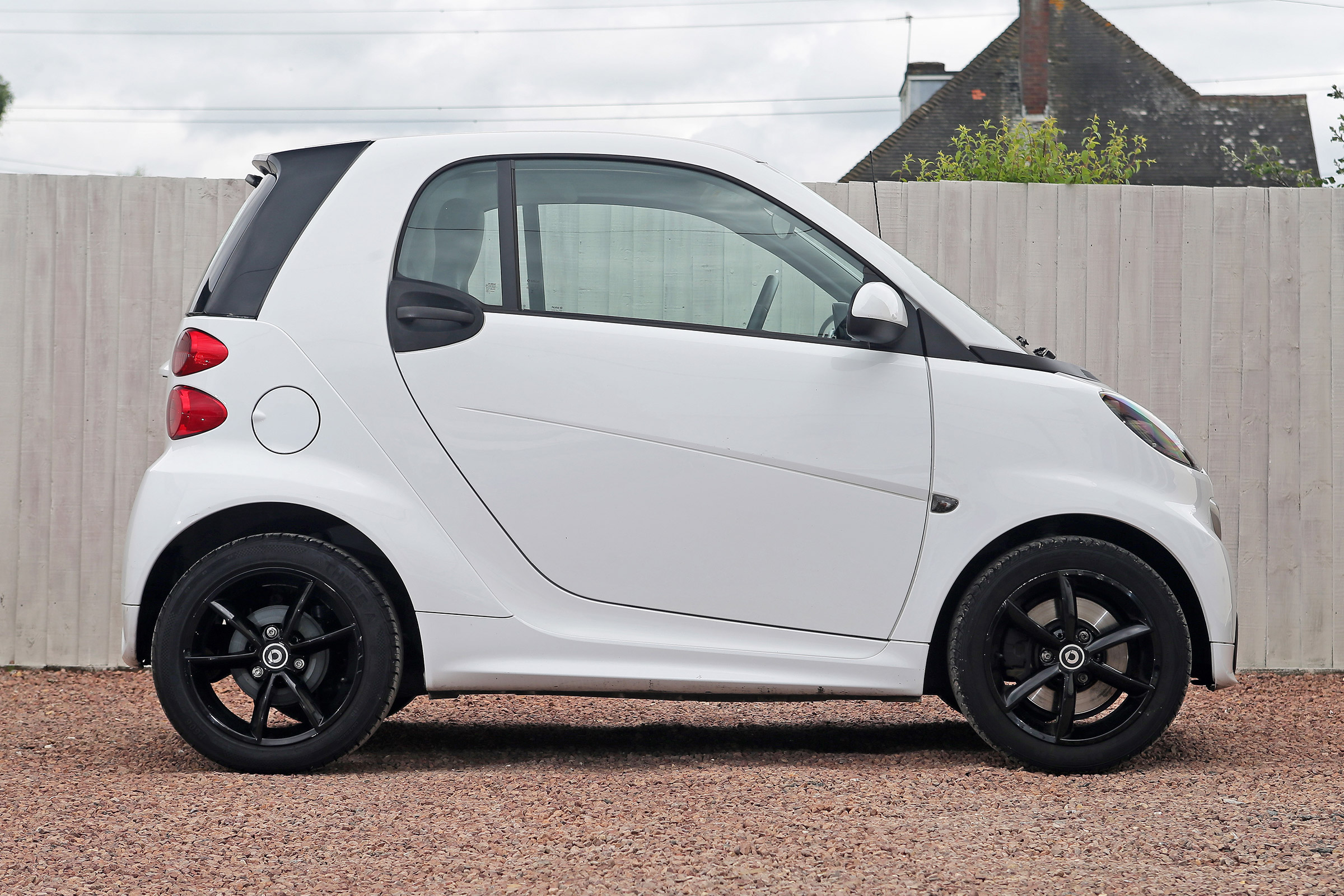 Used Smart ForTwo - side