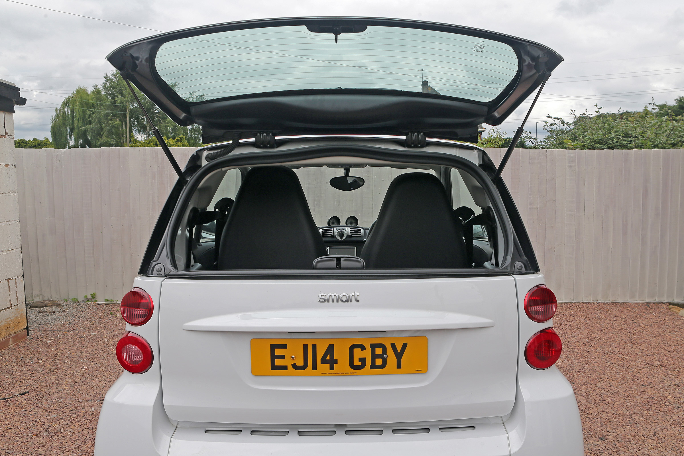 Used Smart ForTwo - rear window
