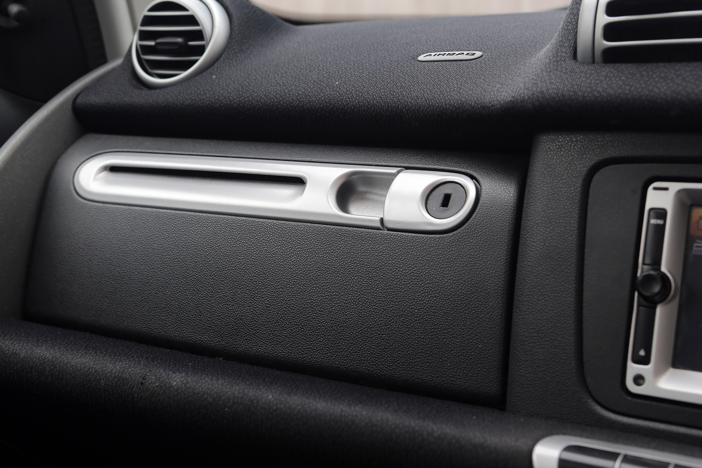 Used Smart ForTwo - glove box