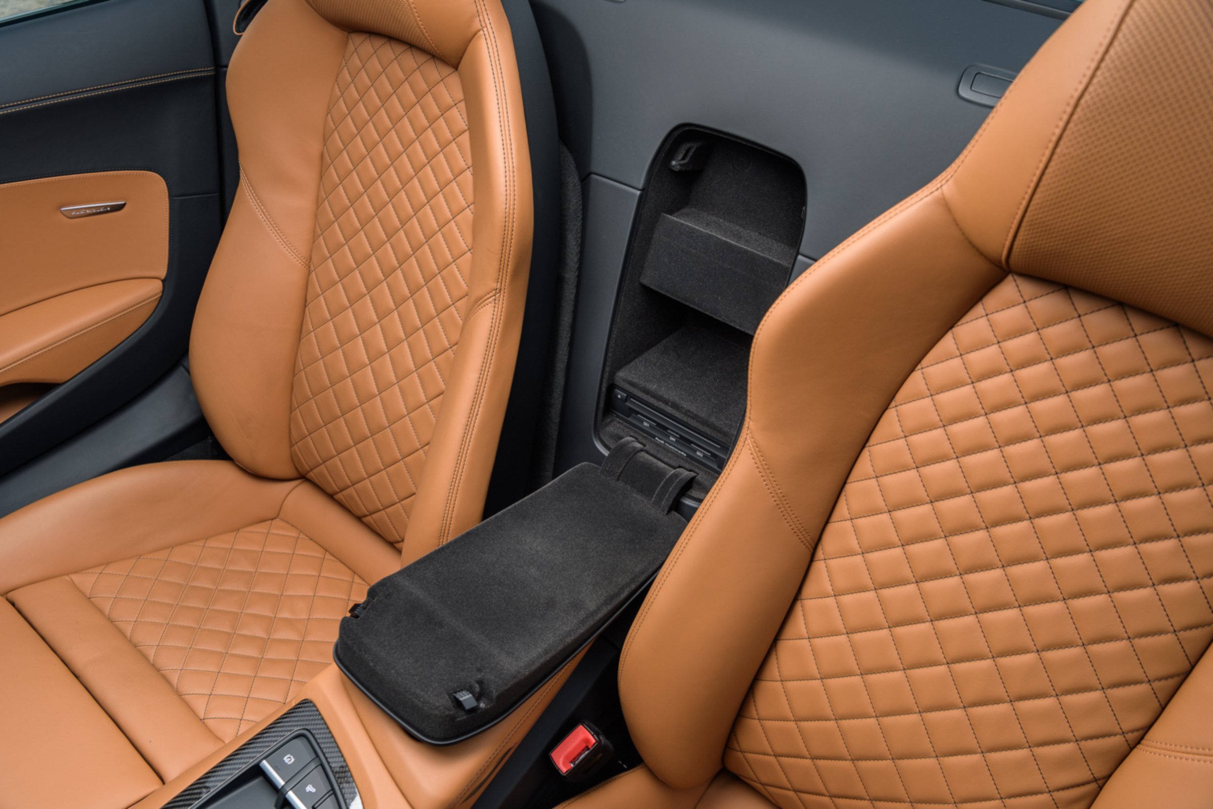 Audi R8 Spyder V10 plus - leather seats