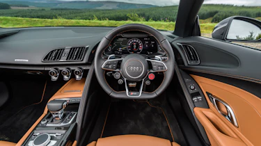Audi R8 Spyder V10 plus - interior