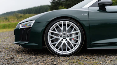Audi R8 Spyder V10 plus - front wing