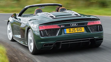 Audi R8 Spyder V10 plus - rear quarter action