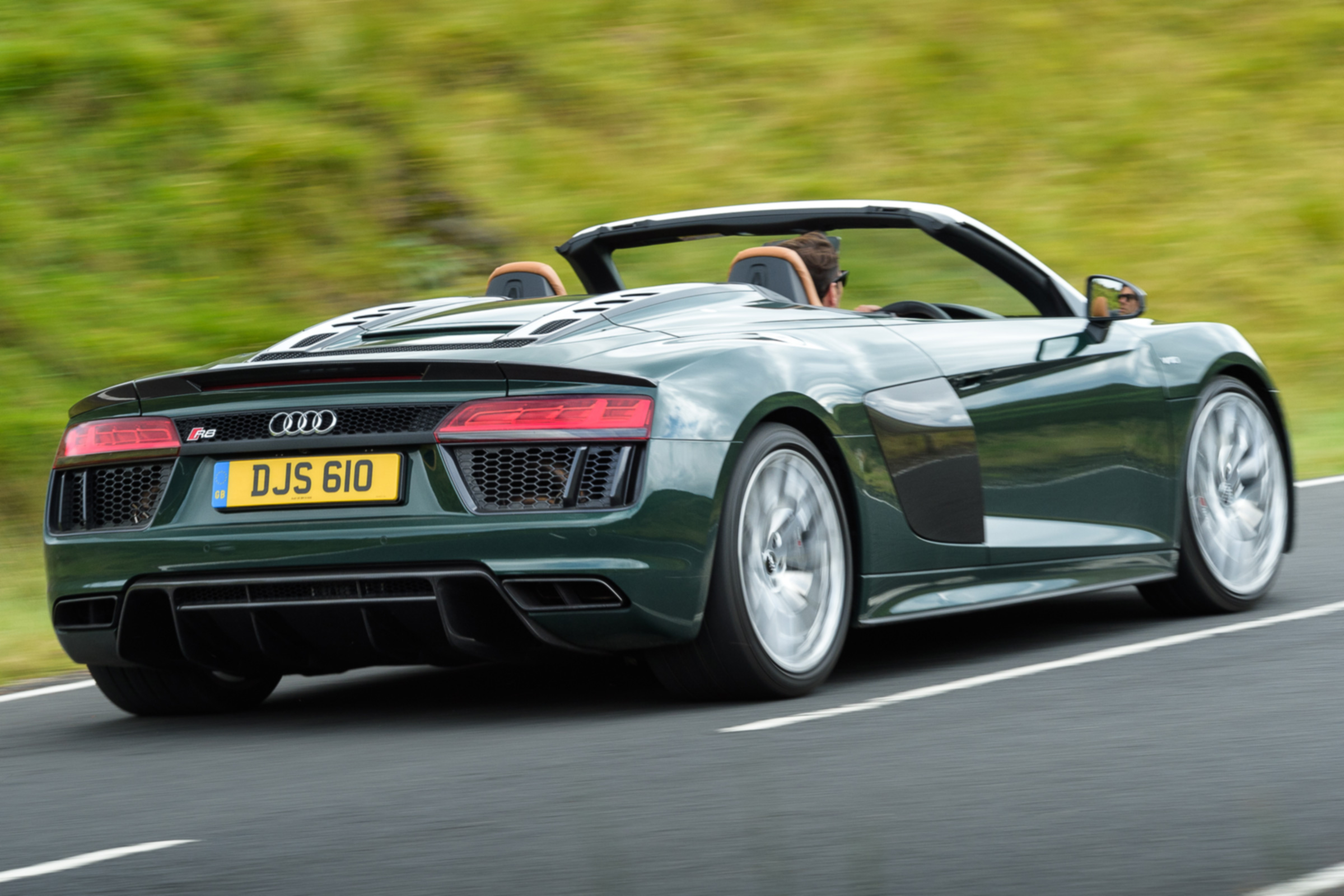 Audi R8 Spyder V10 plus - rear
