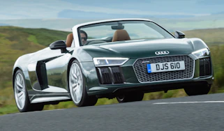 Audi R8 Spyder V10 plus - front bumper action