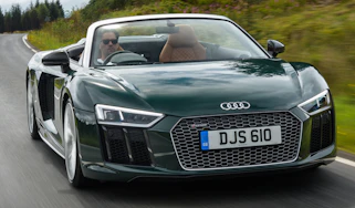 Audi R8 Spyder V10 plus - road action