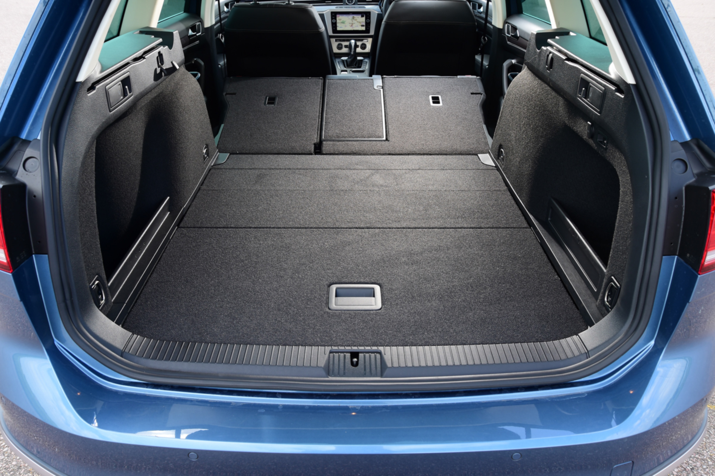 Volkswagen Passat Alltrack - seats folded
